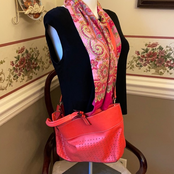 Vittoria Napoli Italian Leather Perforated Tote - Picture 3 of 11